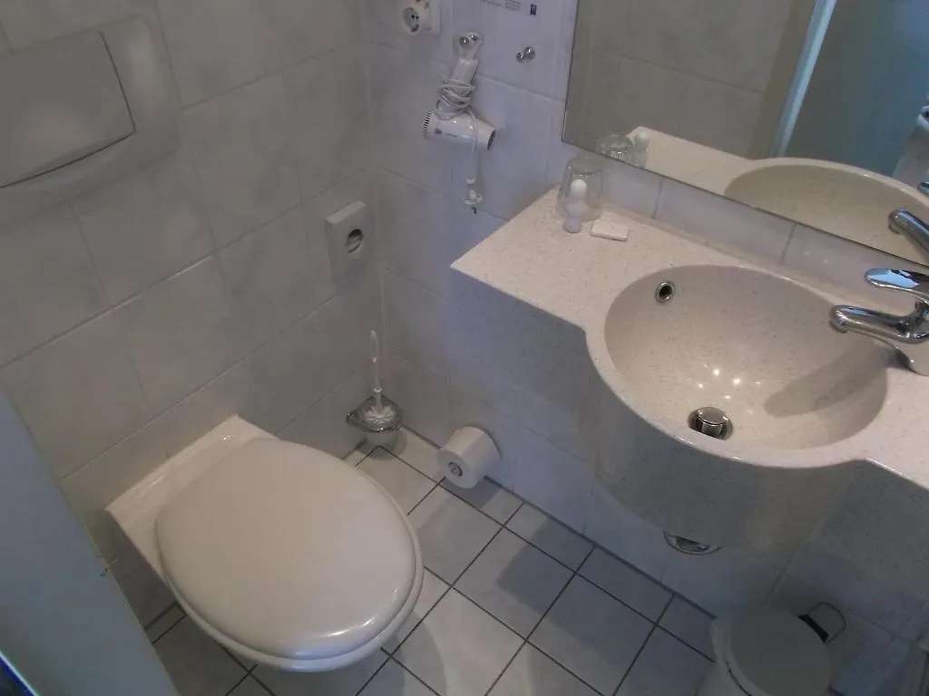 Art Hotel Ufer Düsseldorf Pensjonat